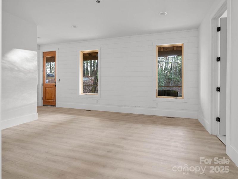 Spacious, unfurnished interior of a new home in , Lake Toxaway (Image 17). Spacious, unfurnished interior of a new home in , Lake Toxaway (Image 17).