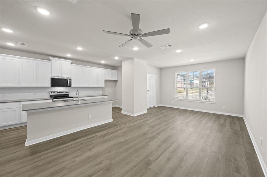 236 Wagon Spoke- Living Room-3