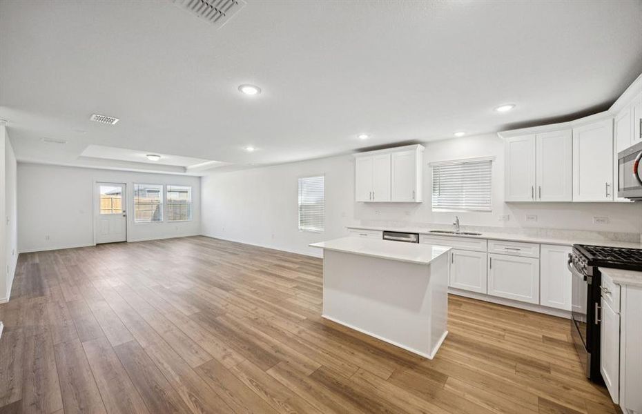 Spacious kitchen with access to backyard Spacious kitchen with access to backyard