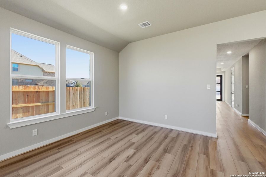 Spacious, unfurnished interior of a new home in Foxbrook, Cibolo (Image 10). Spacious, unfurnished interior of a new home in Foxbrook, Cibolo (Image 10).