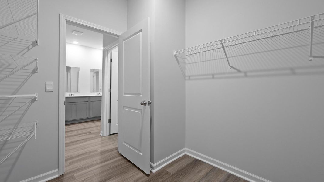 Spacious, unfurnished interior of a new home in Carolina Groves, Moncks Corner (Image 13).