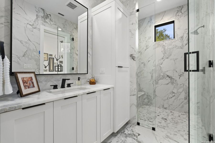 Furnished interior view inside a new home in , Boerne (Image 51).