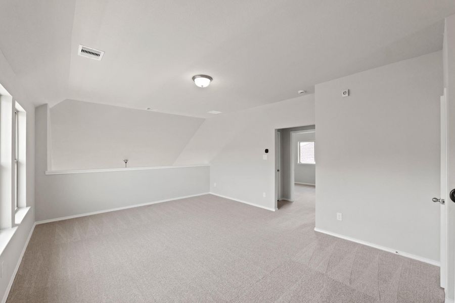 Spacious, unfurnished interior of a new home in The Trails, New Caney (Image 29).