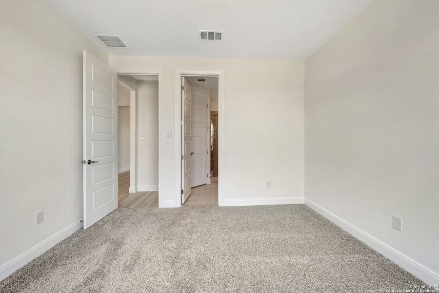 Spacious, unfurnished interior of a new home in Preserve at Annabelle Ranch, San Antonio (Image 24).