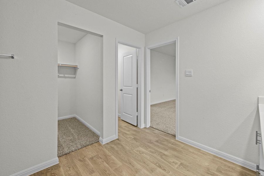 Spacious, unfurnished interior of a new home in Trace, San Marcos (Image 21).