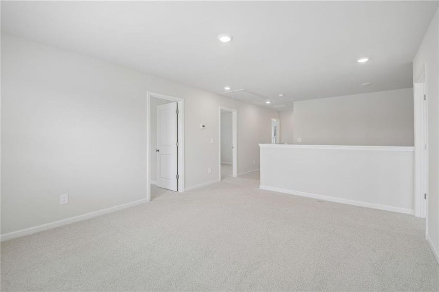 Spacious, unfurnished interior of a new home in Northwoods at Mirror Lake, Villa Rica (Image 31).