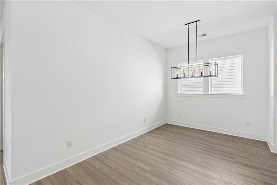 Spacious, unfurnished interior of a new home in , Gainesville (Image 11).