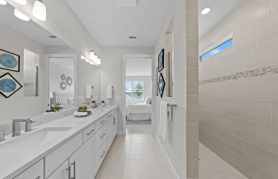 Furnished interior view inside a new home in Del Webb Oak Creek, North Fort Myers (Image 11).