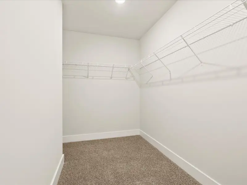 Spacious, unfurnished interior of a new home in Pleasant Brook, Piedmont (Image 10).