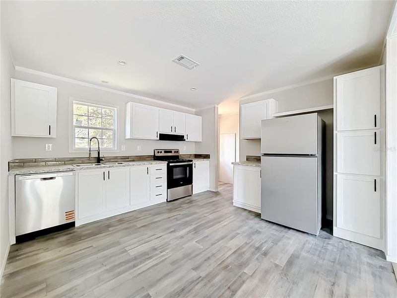 Furnished interior view inside a new home in , Orlando (Image 5).