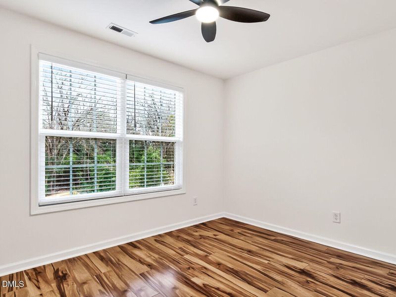 023-1280x960-bedroom