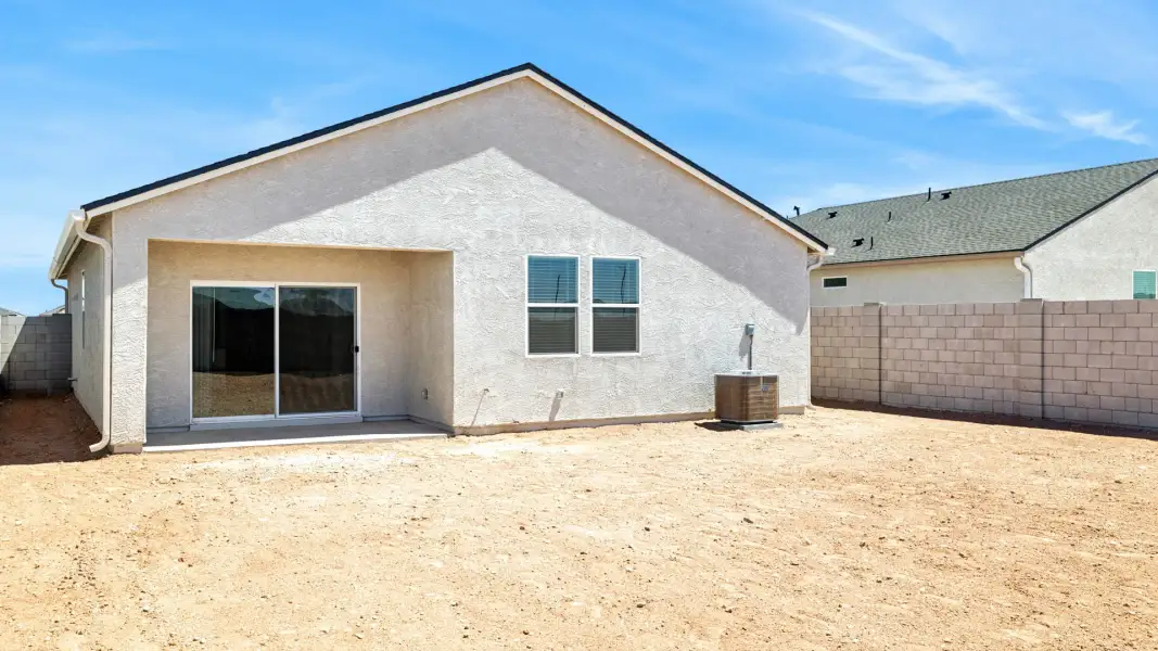 Exterior details and patio area of a home in Quail Ranch, San Tan Valley (Image 3).