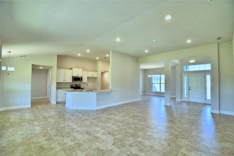 Spacious, unfurnished interior of a new home in Cadence Crossing, Auburndale (Image 23). Spacious, unfurnished interior of a new home in Cadence Crossing, Auburndale (Image 23).