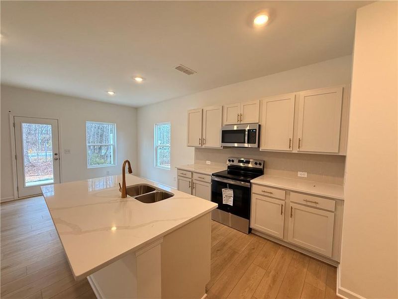 Furnished interior view inside a new home in Leydenview, Mableton (Image 32). Furnished interior view inside a new home in Leydenview, Mableton (Image 32).