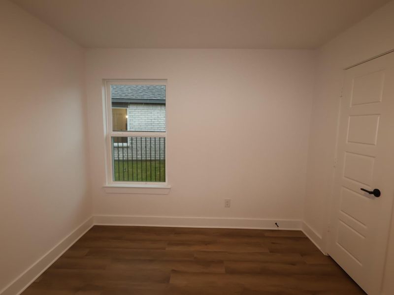 Spacious, unfurnished interior of a new home in Lago Mar, Santa Fe (Image 8).