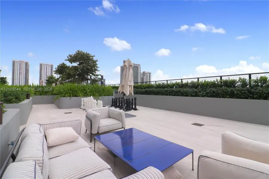 11th Floor amenity area