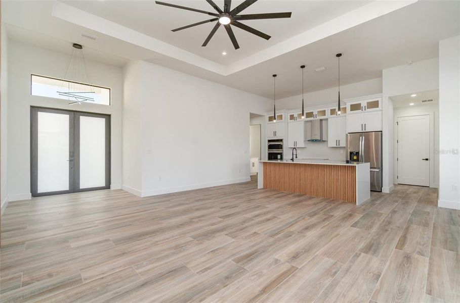 Spacious, unfurnished interior of a new home in , Cape Coral (Image 20).