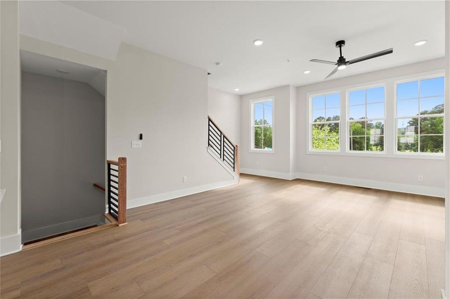 Spacious, unfurnished interior of a new home in , Alpharetta (Image 36).