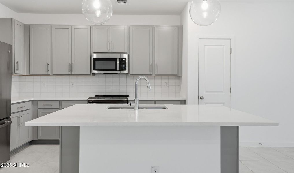 MR Lot #9 Kitchen (3) (Large)