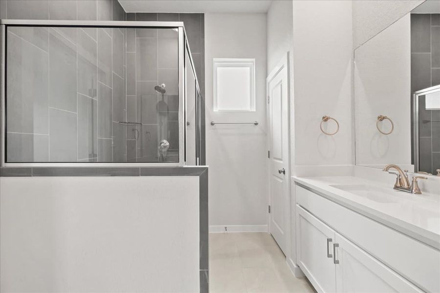 Furnished interior view inside a new home in Village at Three Oaks, Seguin (Image 9). Furnished interior view inside a new home in Village at Three Oaks, Seguin (Image 9).