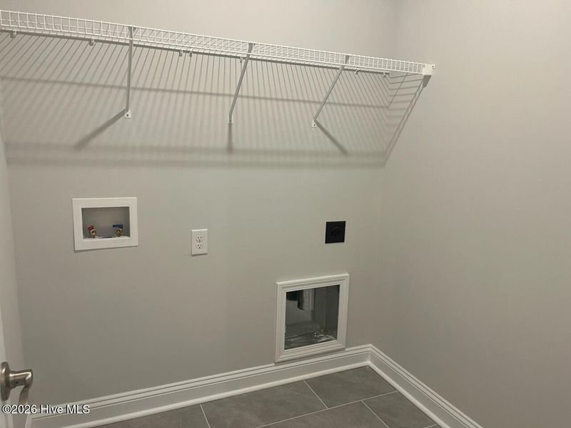 Spacious, unfurnished interior of a new home in Palmetto Creek, Bolivia (Image 24).