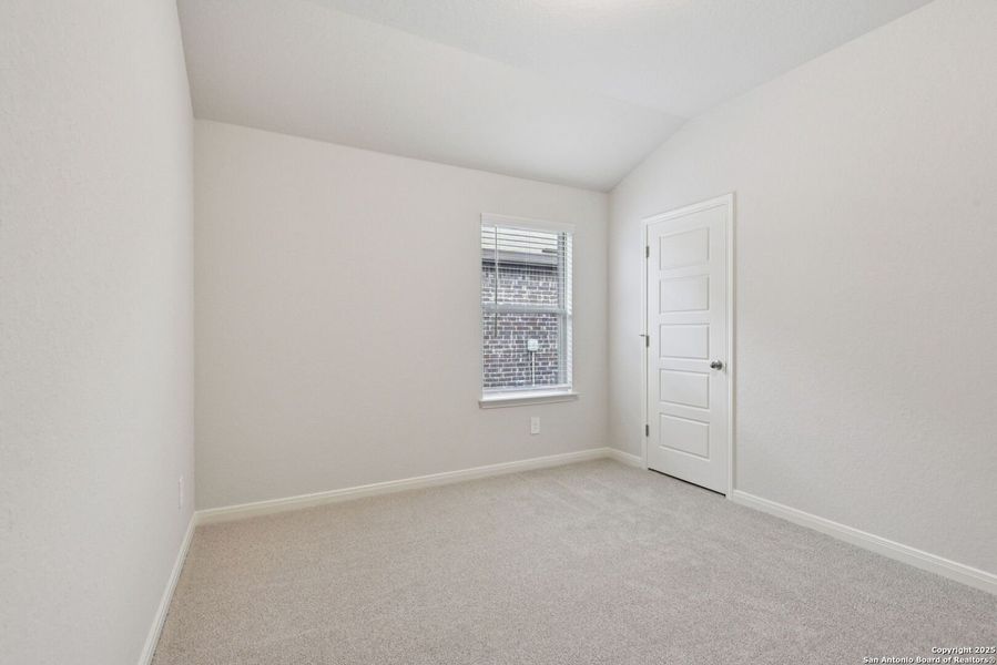 Spacious, unfurnished interior of a new home in Fox Falls, Boerne (Image 28).