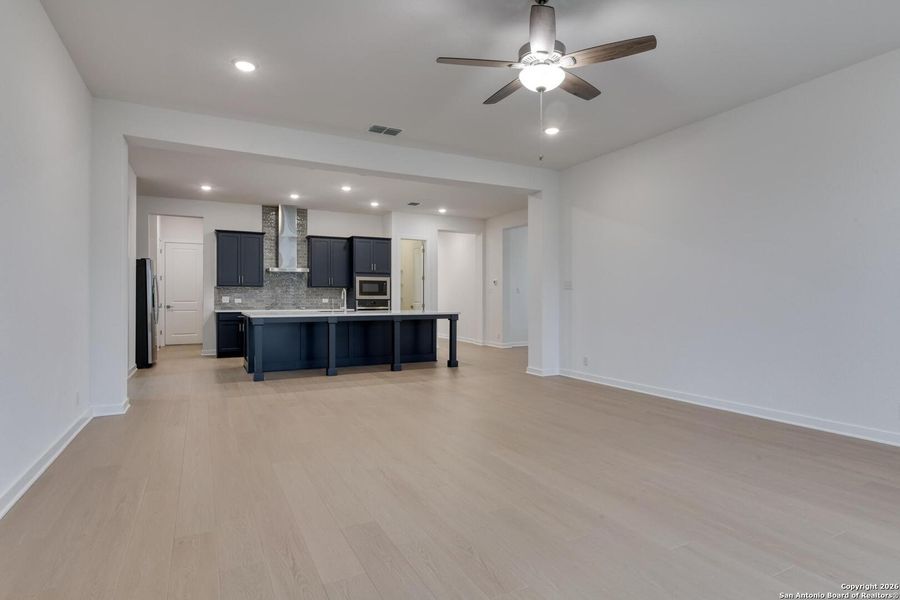 Spacious, unfurnished interior of a new home in , Schertz (Image 22).