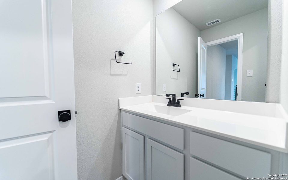 Furnished interior view inside a new home in Homestead, Schertz (Image 6).