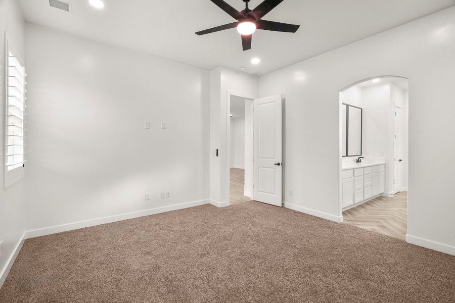 Spacious, unfurnished interior of a new home in Paseo Del Este Unit 9, El Paso (Image 27). Spacious, unfurnished interior of a new home in Paseo Del Este Unit 9, El Paso (Image 27).