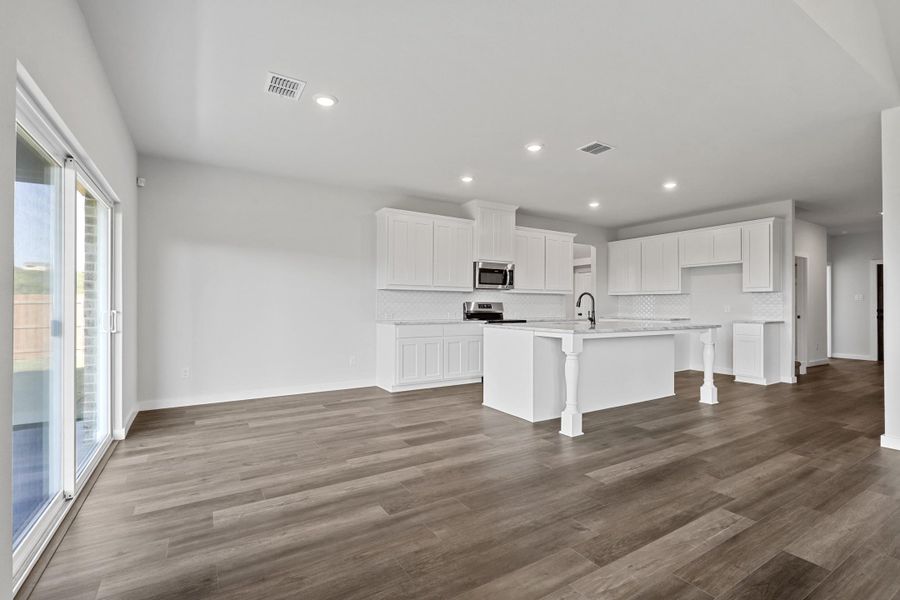 Image 85 representing the Garrison II by Cheldan Homes in Stoneview, Glen Rose, TX.