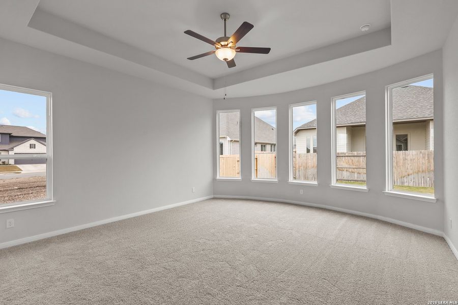 Spacious, unfurnished interior of a new home in Buffalo Crossing, Cibolo (Image 26).