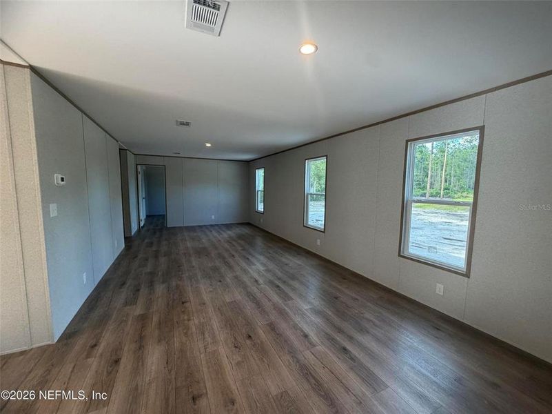Spacious, unfurnished interior of a new home in , Interlachen (Image 30).