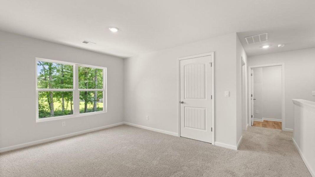 Spacious, unfurnished interior of a new home in Fairhaven, Lithia Springs (Image 32).
