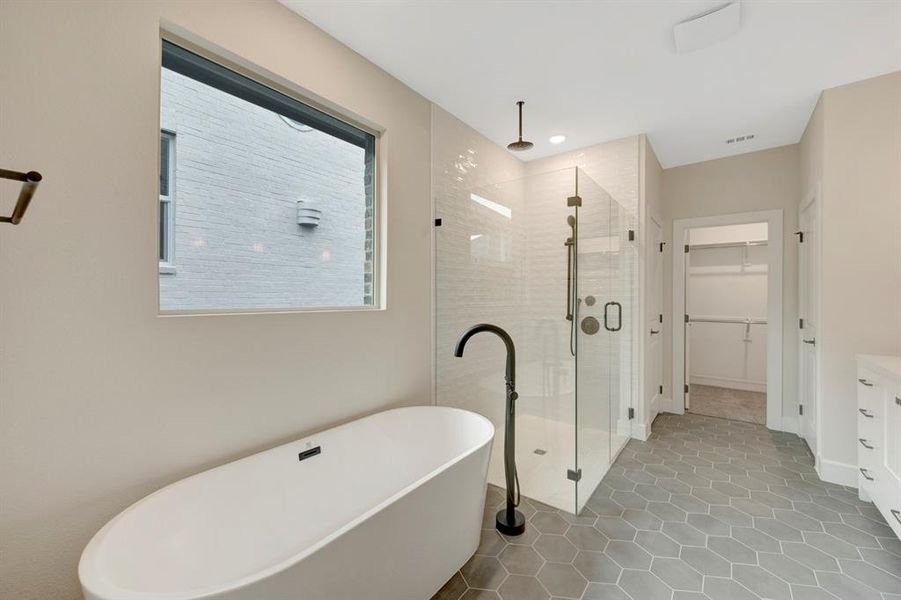 Furnished interior view inside a new home in Elevon, Lavon (Image 9).