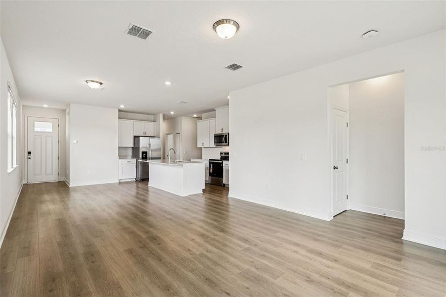 Spacious, unfurnished interior of a new home in Cyrene at Minneola, Minneola (Image 16).