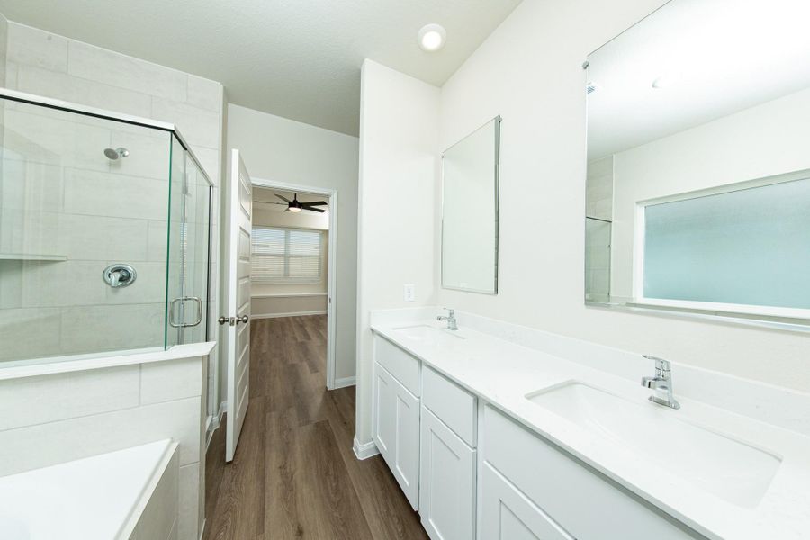 Furnished interior view inside a new home in River's Edge, Conroe (Image 10). Furnished interior view inside a new home in River's Edge, Conroe (Image 10).