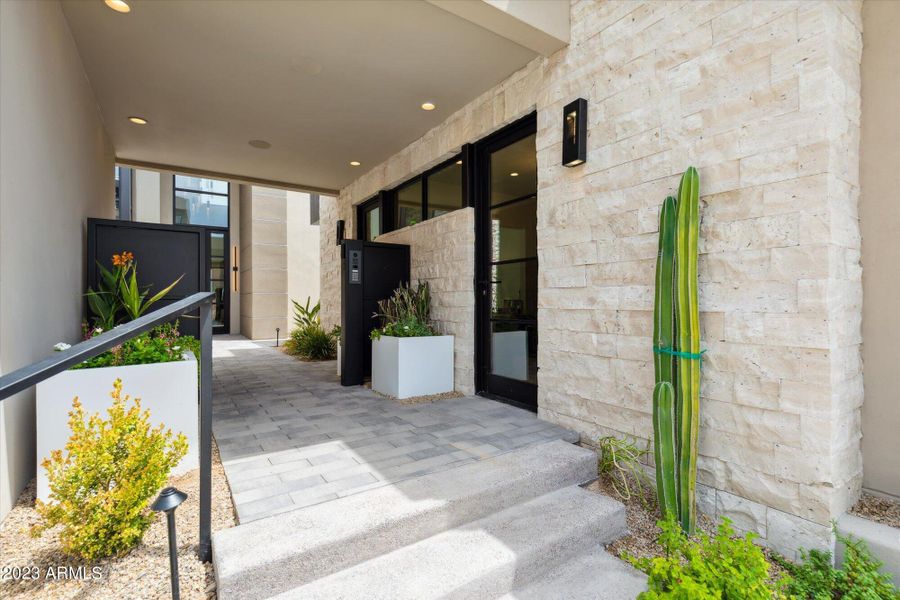 004_CASITA ENTRY 004_CASITA ENTRY