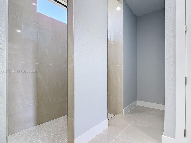 Close-up of interior finishes inside a home in , Lehigh Acres (Image 20). Close-up of interior finishes inside a home in , Lehigh Acres (Image 20).