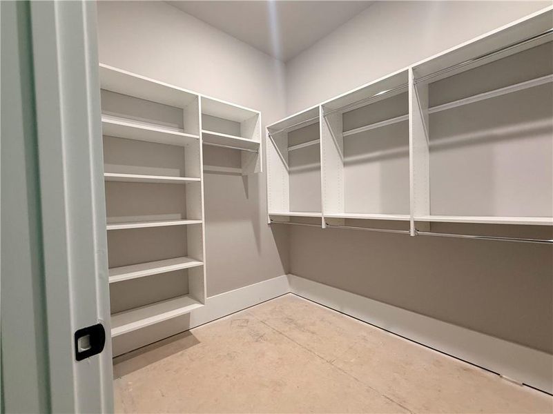 Spacious, unfurnished interior of a new home in , Jefferson (Image 37).