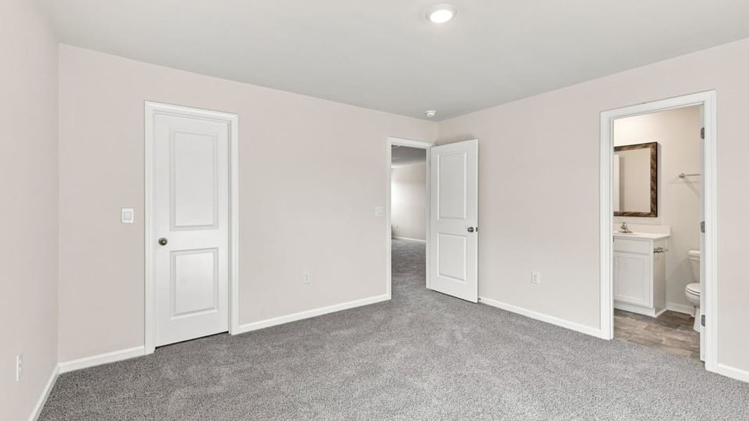 Spacious, unfurnished interior of a new home in Baxter Village, Boiling Springs (Image 33).