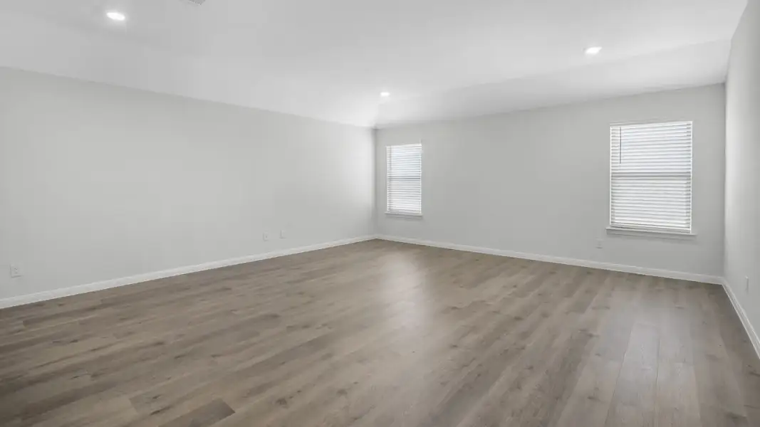 Spacious, unfurnished interior of a new home in Saddlebrook, Waxahachie (Image 22).