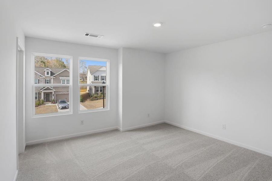 Spacious, unfurnished interior of a new home in Falls Creek, Flowery Branch (Image 31).