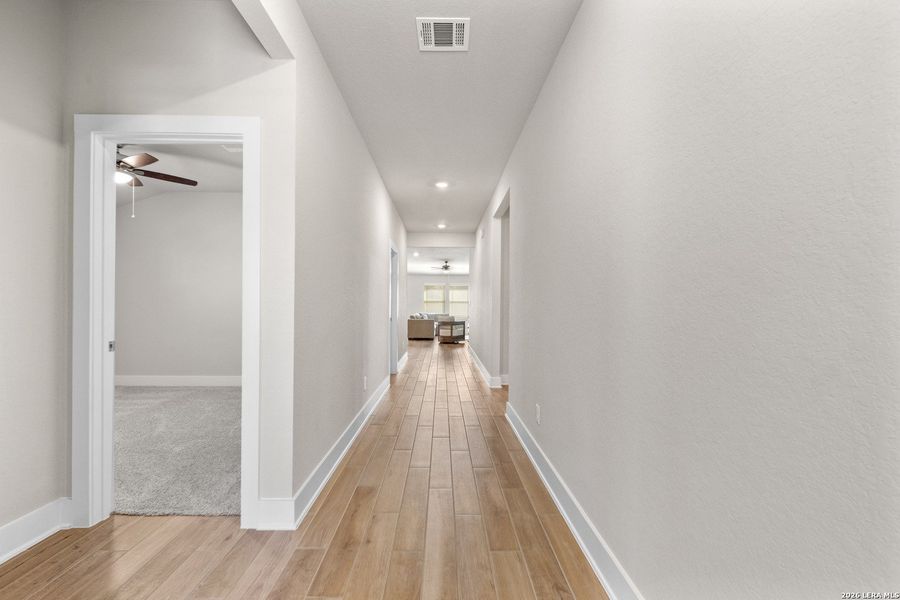 Spacious, unfurnished interior of a new home in Fox Falls, Boerne (Image 30). Spacious, unfurnished interior of a new home in Fox Falls, Boerne (Image 30).