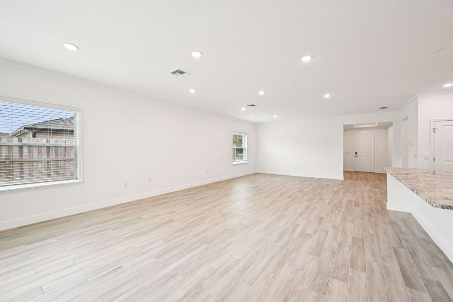Spacious, unfurnished interior of a new home in Port St. Lucie, Port St. Lucie (Image 21).