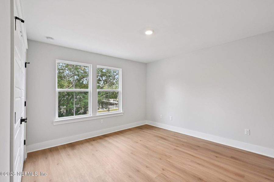 Spacious, unfurnished interior of a new home in , Fernandina Beach (Image 36).