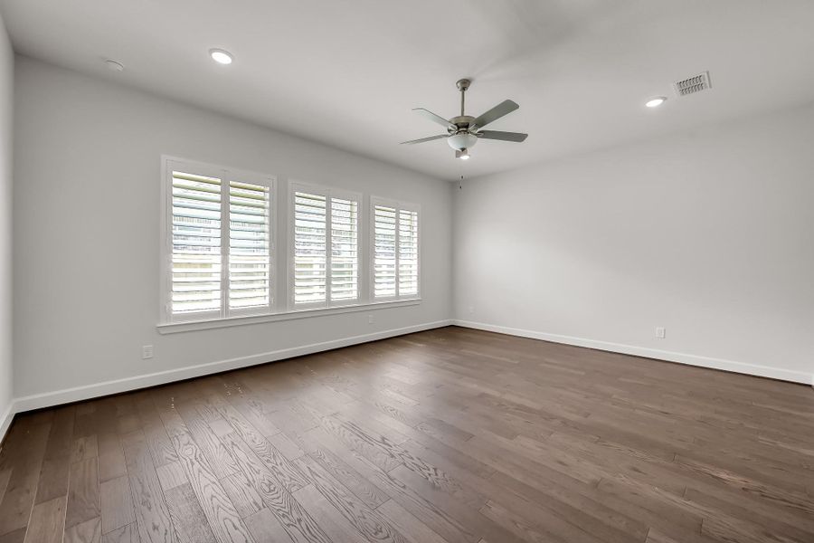 Spacious, unfurnished interior of a new home in The Meadows at Imperial Oaks, Conroe (Image 27). Spacious, unfurnished interior of a new home in The Meadows at Imperial Oaks, Conroe (Image 27).
