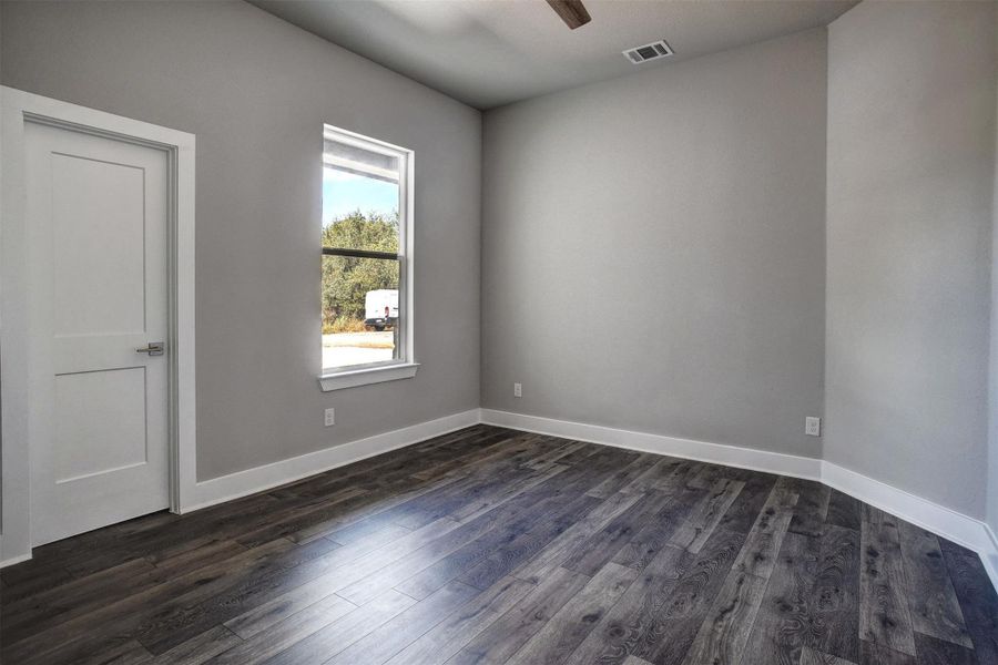 Spacious, unfurnished interior of a new home in , Bastrop (Image 13).