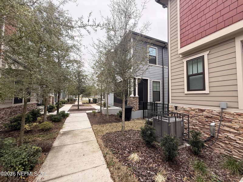 Exterior details and patio area of a home in , Jacksonville (Image 19).