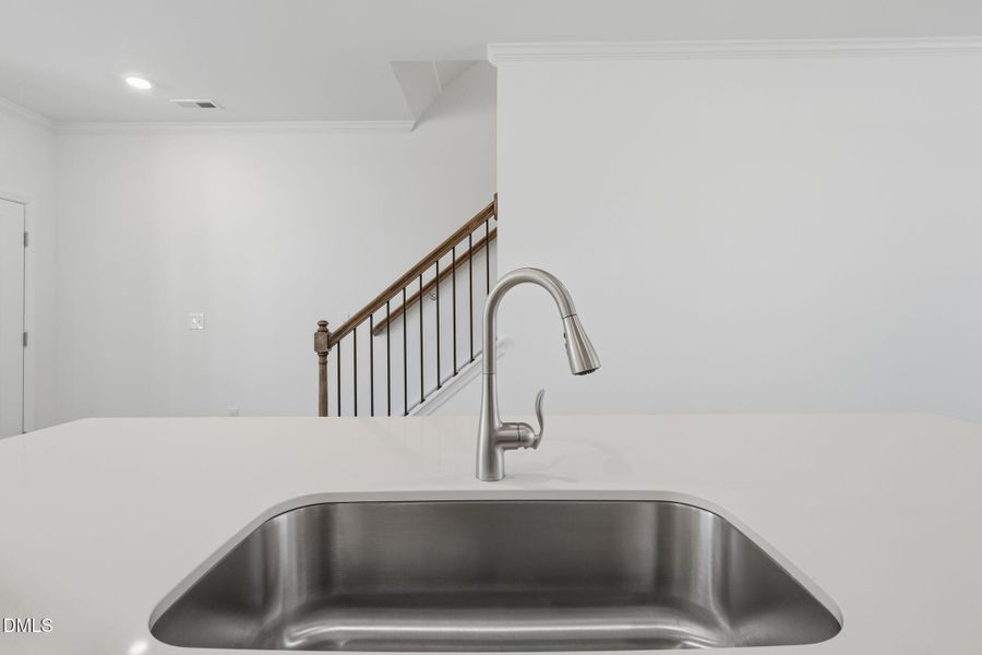 SUN_ElmGrove_Pic_Jackson_QMI_24_Kitchen_