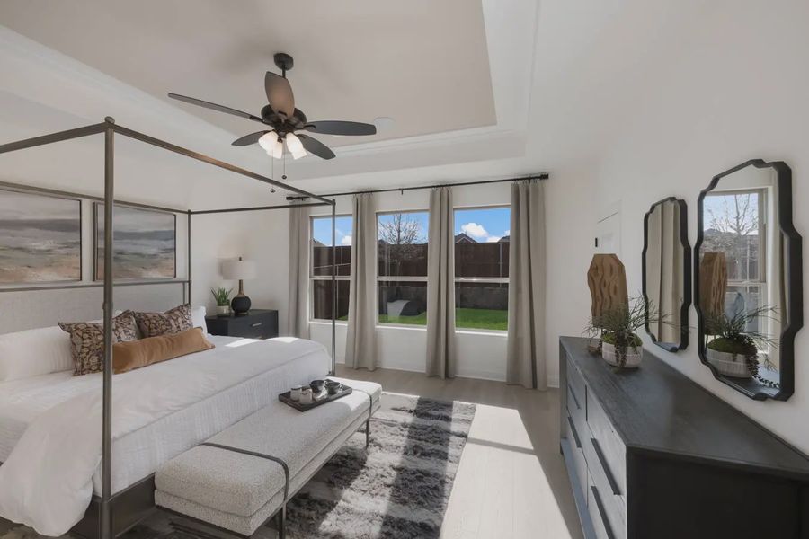 Furnished interior view inside a new home in Las Lomas 60's, Forney (Image 9).